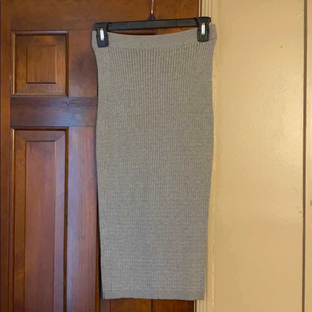 Pencil gray skirt